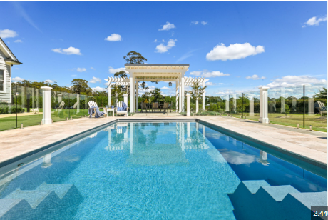 Why Should You Hire a Swimming Pool Builder