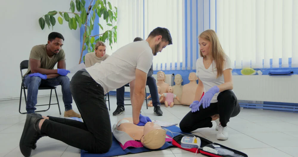 Why First Aid Training Should Be Mandatory in Schools