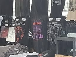 Are There Different Styles of Guns N' Roses T-Shirts?